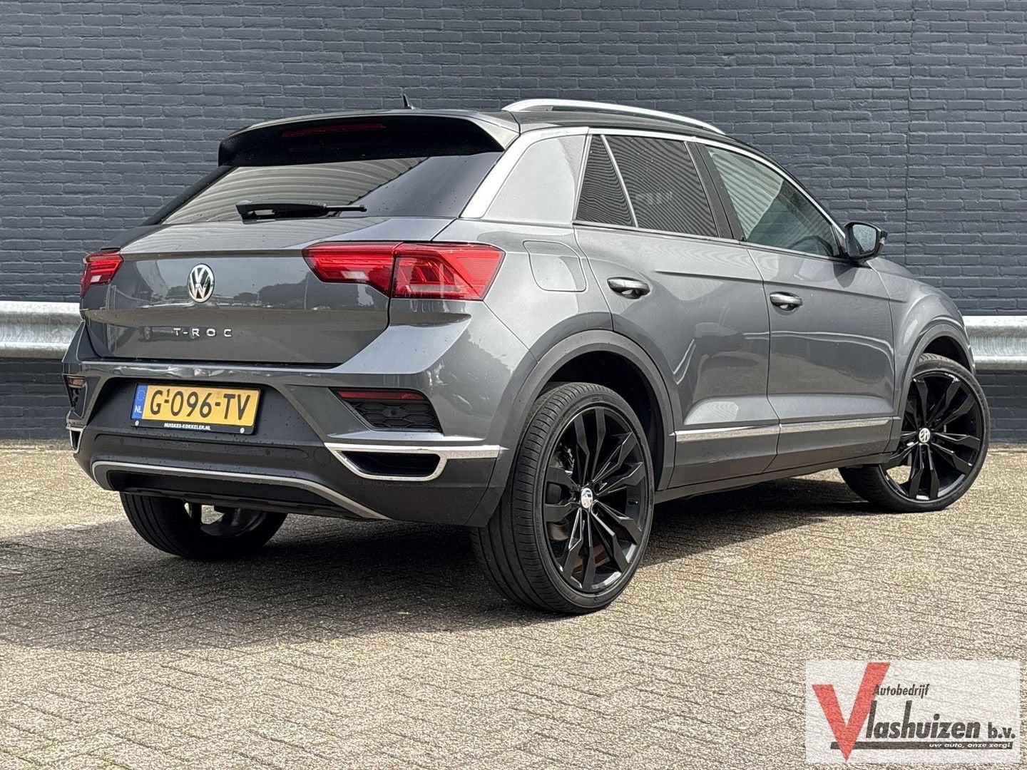 Volkswagen T-Roc 1.5 TSI Sport | € 9.850,- NETTO! | APK 01-2, Autos, Volkswagen, Argent ou Gris, Achat, Entreprise, Automatique