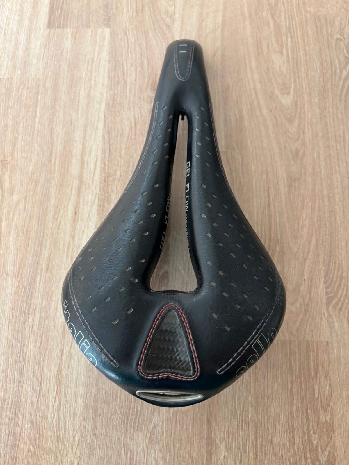 Selle de vélo de route Celle Italia Gel flow, Vélos & Vélomoteurs, Vélos Pièces, Enlèvement ou Envoi, Utilisé, Racefiets, Selle