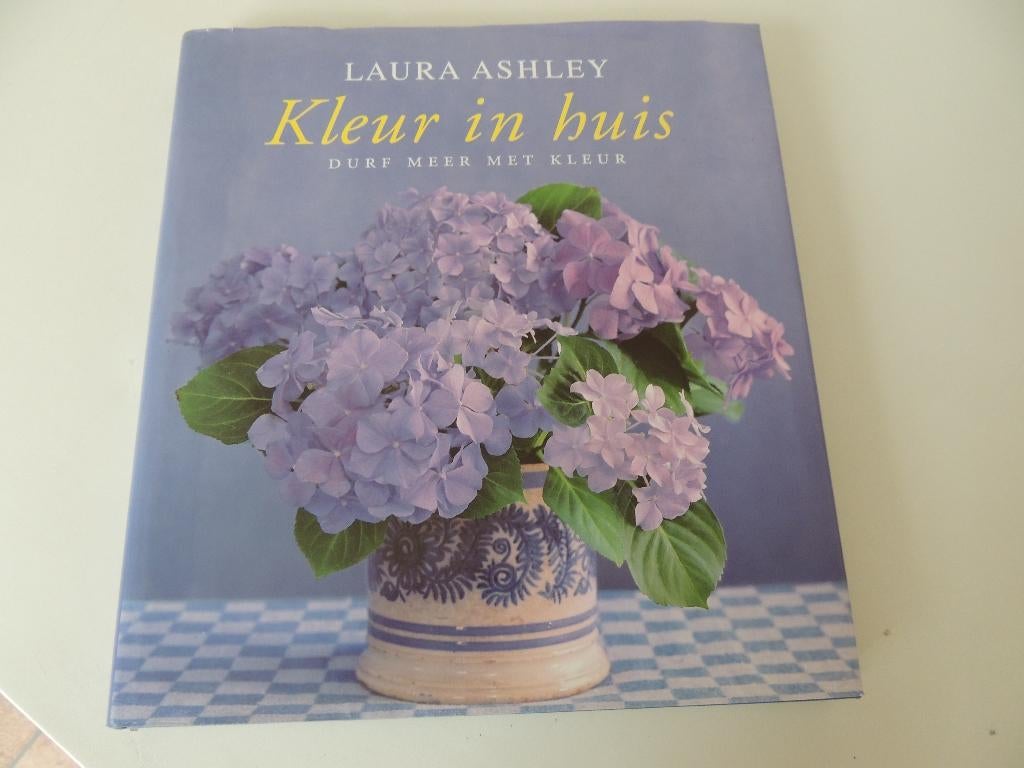 Prachtig boek "Kleur in huis" Laura Ashley, Ophalen, Zo goed als nieuw, Laura ashley, Interieur en Design