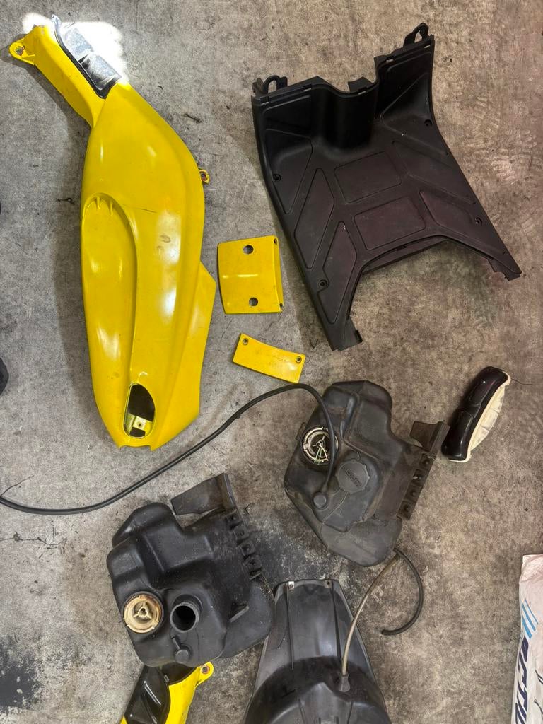 Piaggio typhoon onderdelen, Fietsen en Brommers, Ophalen, Zo goed als nieuw, Piaggio
