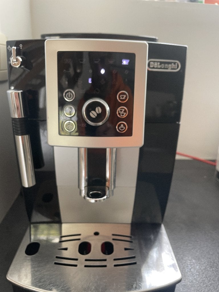 Machine à café Delonghi Magnifica S, Machine à espresso, Réservoir d'eau amovible, Café en grains, Utilisé