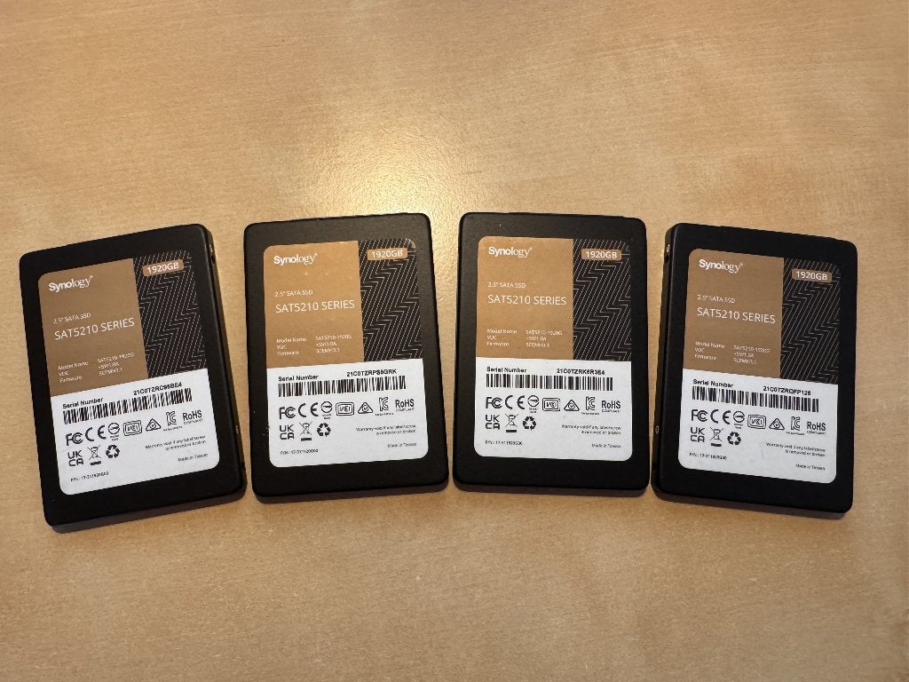 Synology SAT5210-1920G Enterprise SSD (1,92 TB) Bijna nieuw, Computers en Software, Harde schijven, Intern, Server, SSD, Ophalen of Verzenden