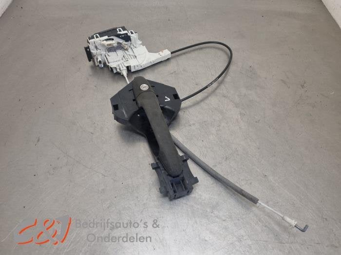 Serrure portière mécanique 2portes gauche d'un Volkswagen, Volkswagen, -, 3 mois de garantie, Utilisé
