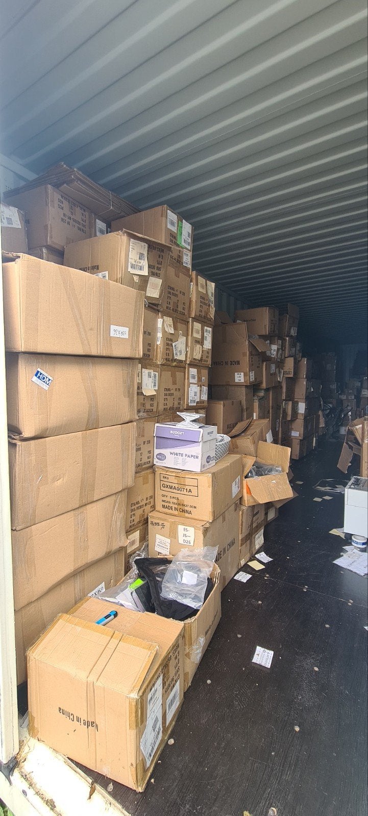 Grand Stock Marchandises, Ophalen