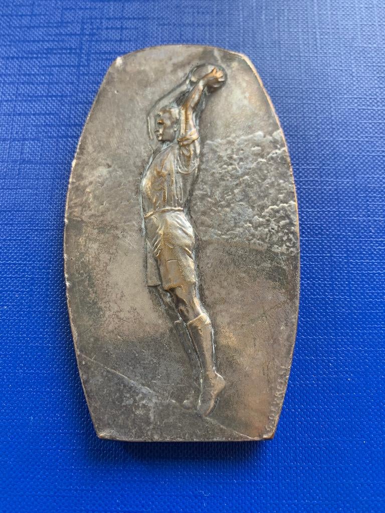 Mooie K.B.V.B. bronzen voetbal medaille Godfroid Devreese, Antiquités & Art, Curiosités & Brocante, Enlèvement