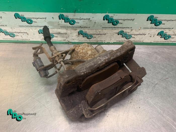 Etrier de frein (pince) avant droit d'un Audi A4 (A4 01-), -, 3 mois de garantie, Audi, Utilisé