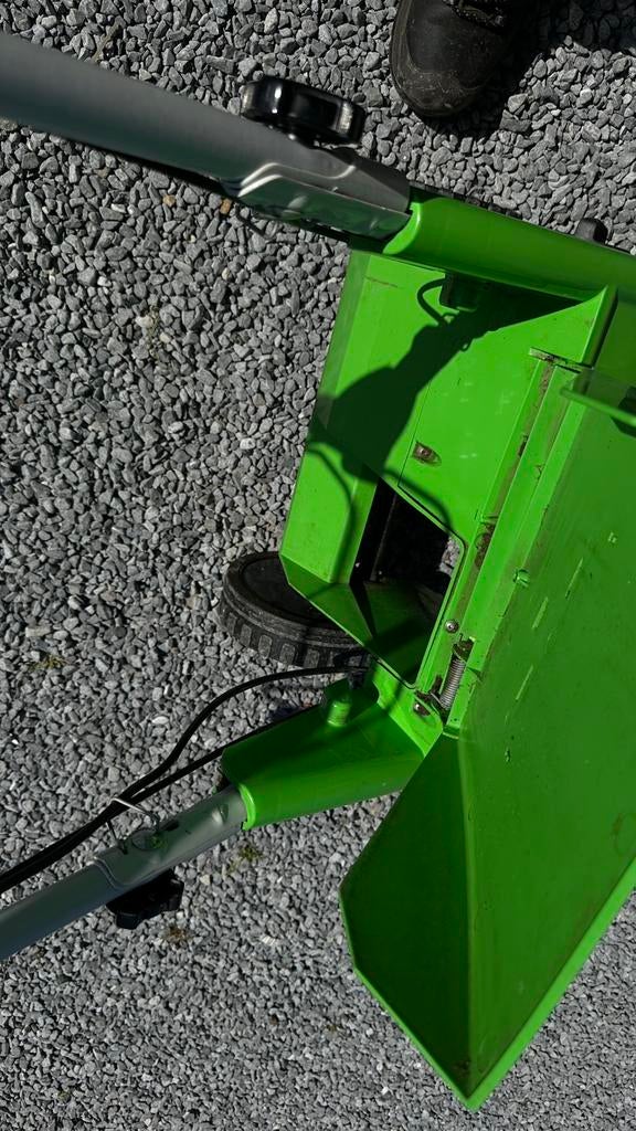 Grasmaaier vikking met snoer, Ophalen, Zo goed als nieuw