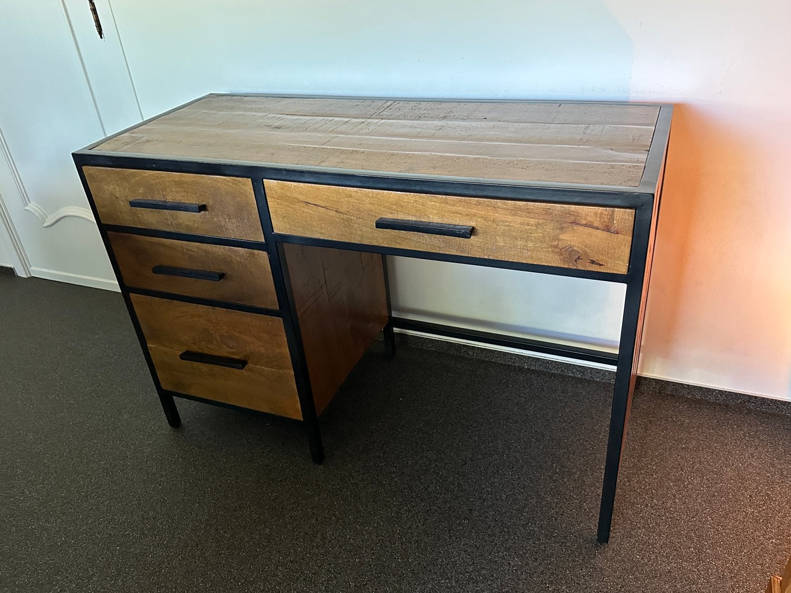 Bureau en bois de manguier et fer au look industriel, Maison & Meubles, Enlèvement, Comme neuf, Bois