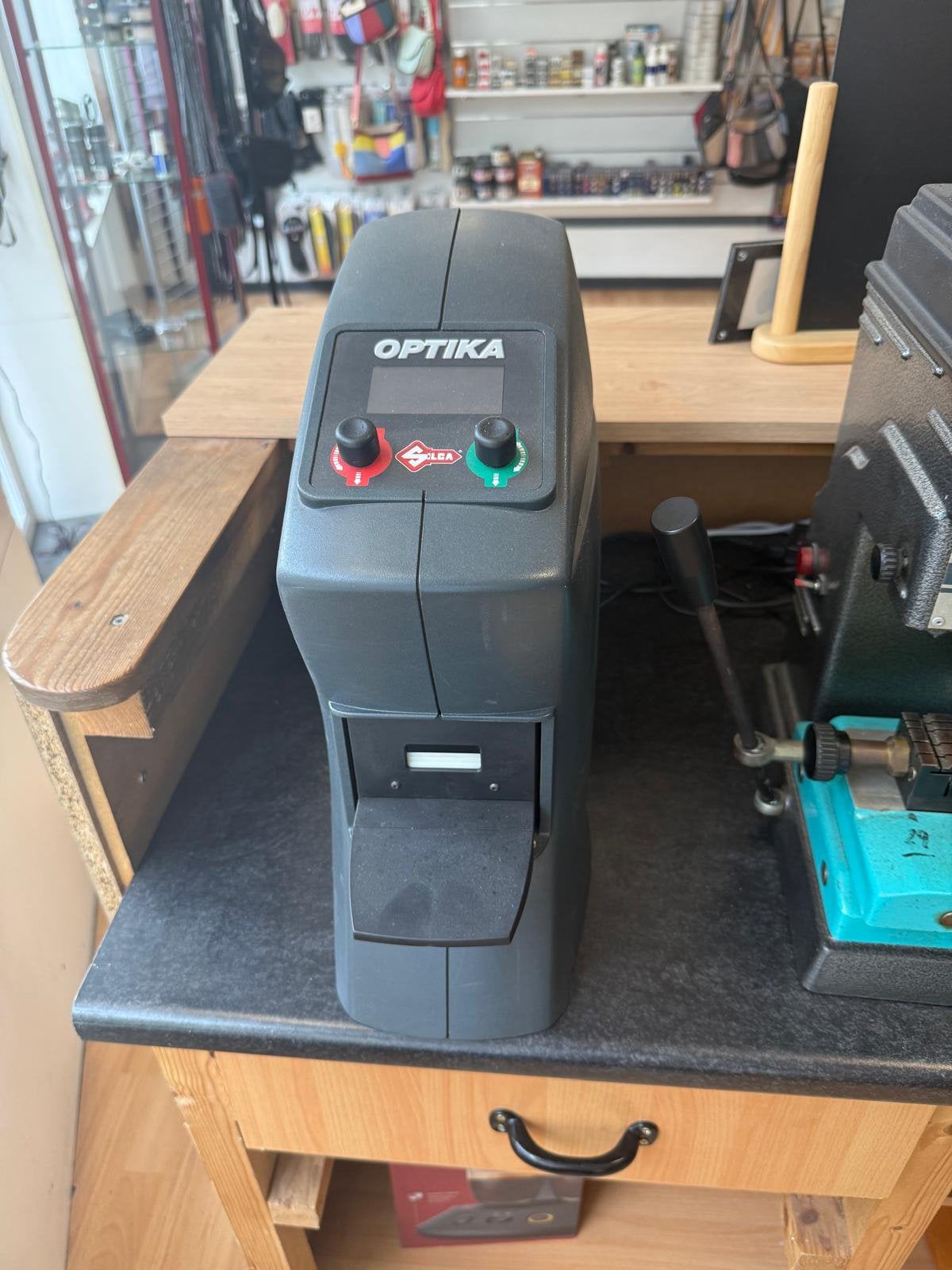 OPTIKA SILCA, Enlèvement ou Envoi