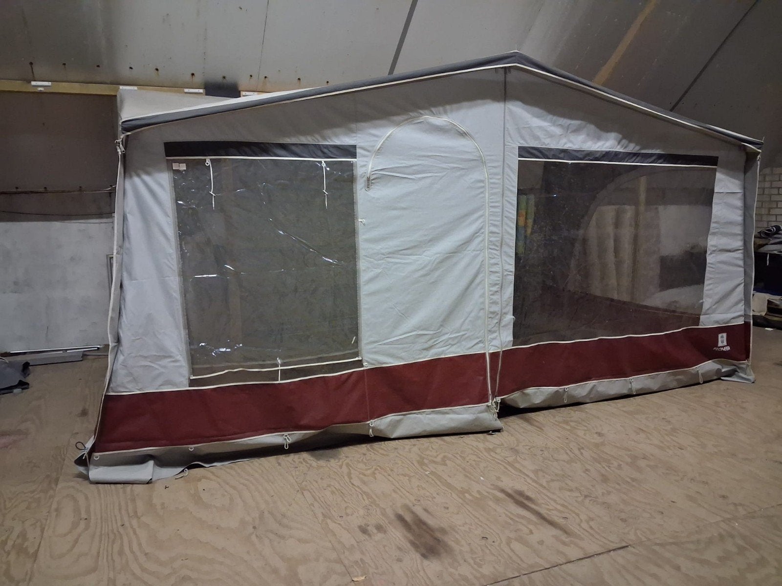 Walker. Pioneer. Voortent. Omloopmaat. 10 875/ 900, Caravans en Kamperen, Ophalen