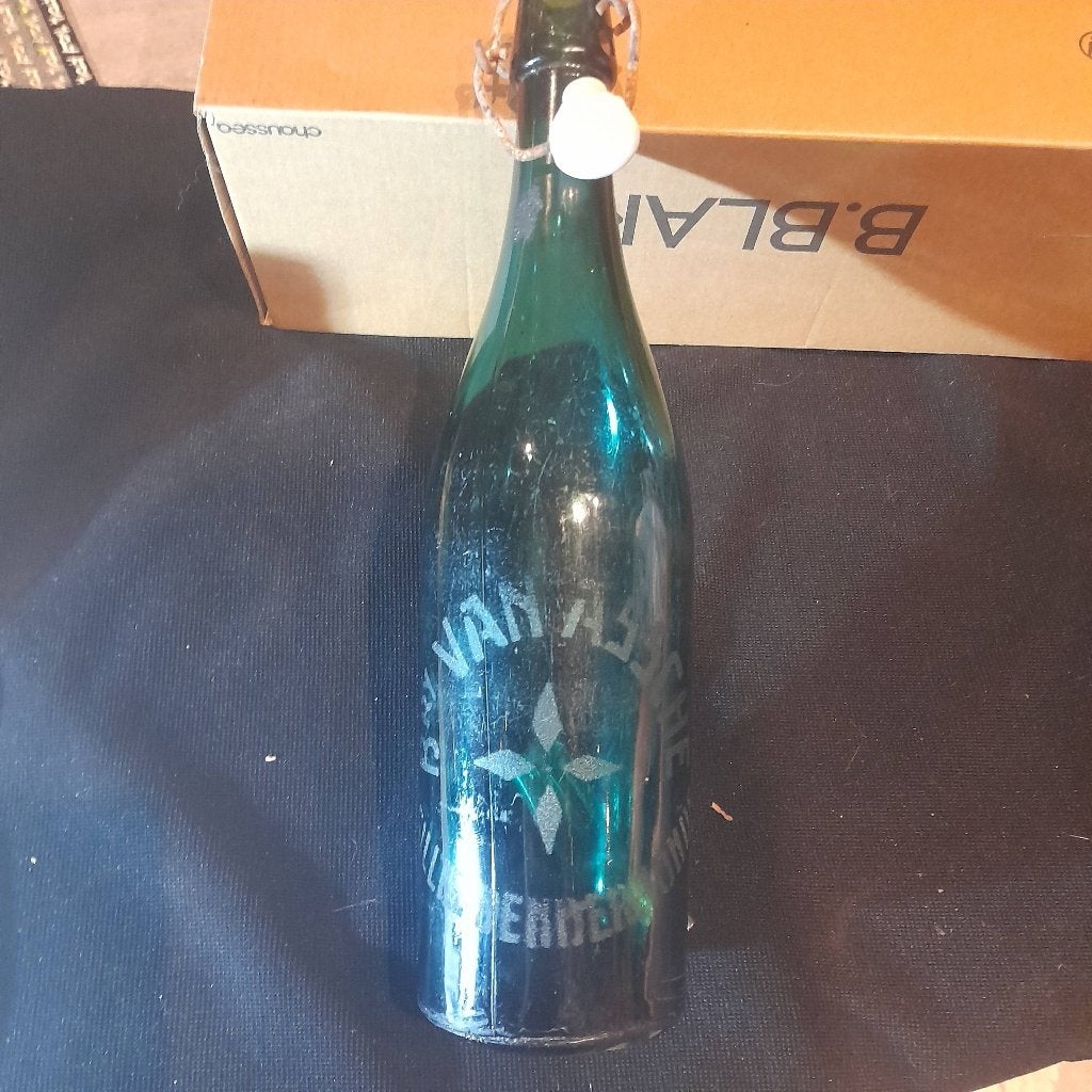 Oude fles 75 cl brouwerij Van Assche St gilles dendermonde, Verzamelen, Ophalen of Verzenden, Zo goed als nieuw