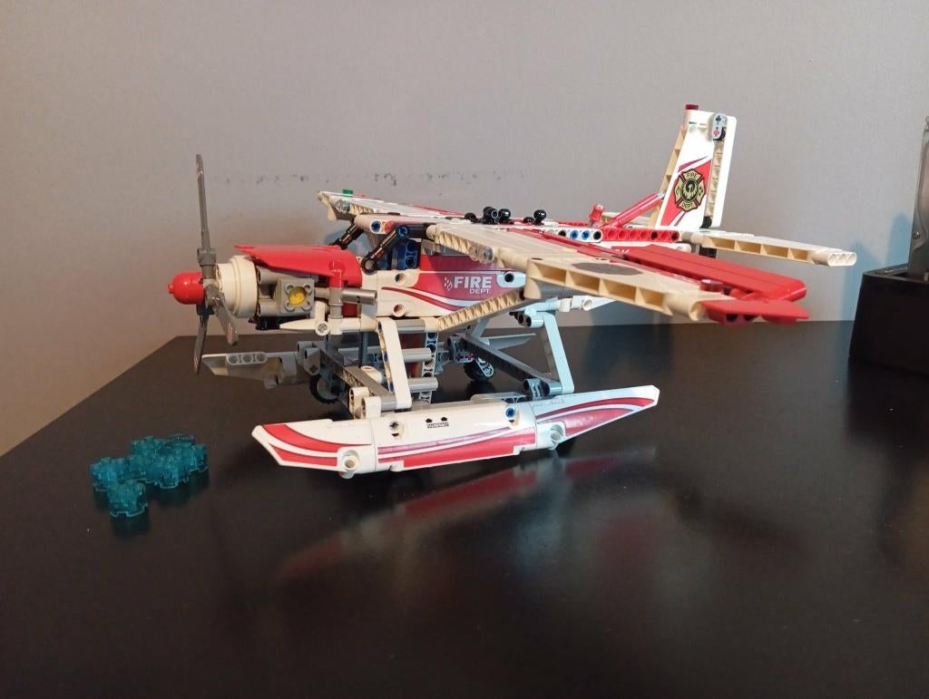 LEGO Technic 42040 : Avion de pompier - complet s/boîte, Enlèvement ou Envoi, Lego, Ensemble complet, Comme neuf