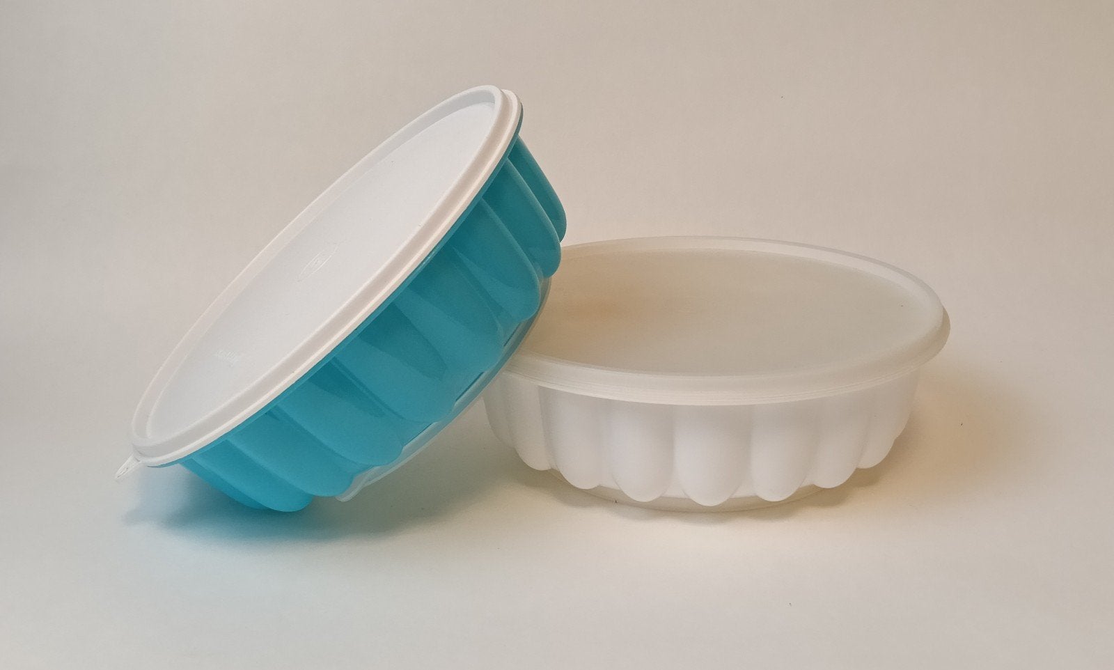 Tupperware puddingvorm rijstvorm. €6 voor de 2 stuks., Huis en Inrichting, Ophalen of Verzenden