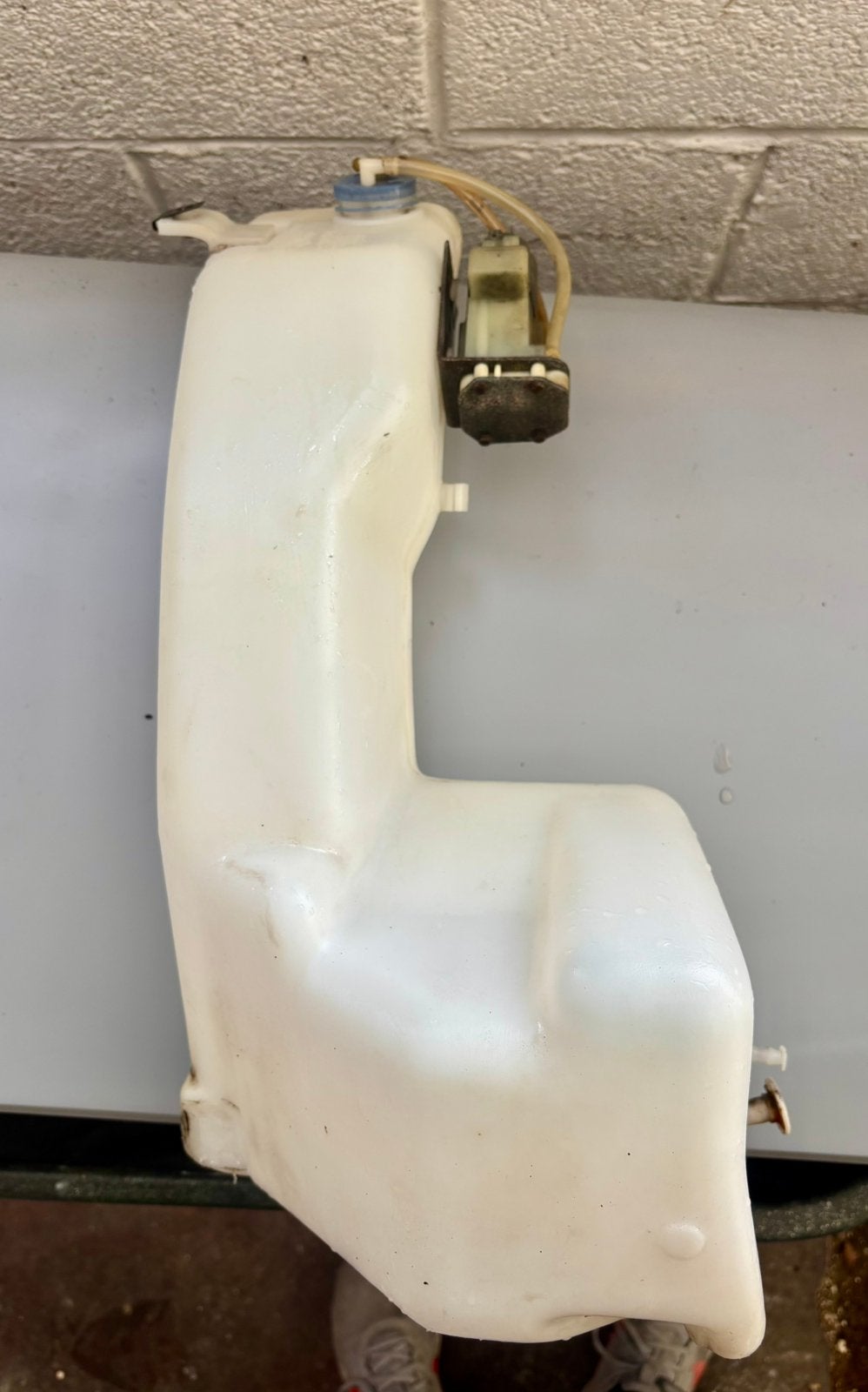 Réservoir + pompe lave glace Porsche 924 / 944, Enlèvement ou Envoi, Porsche