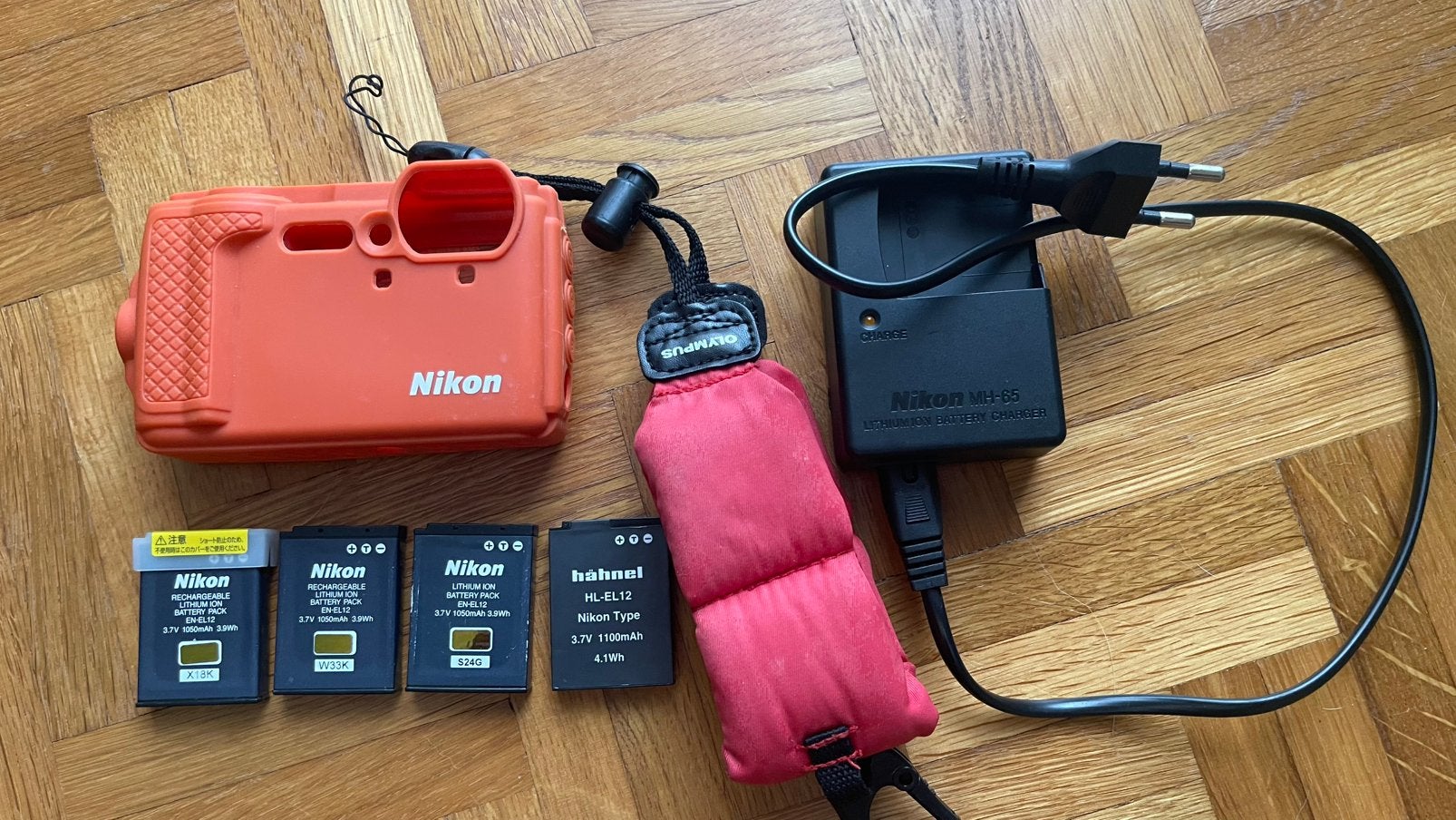 Nikon W300 accessoires, Audio, Tv en Foto, Fotocamera's Digitaal, Ophalen, Zo goed als nieuw, Nikon