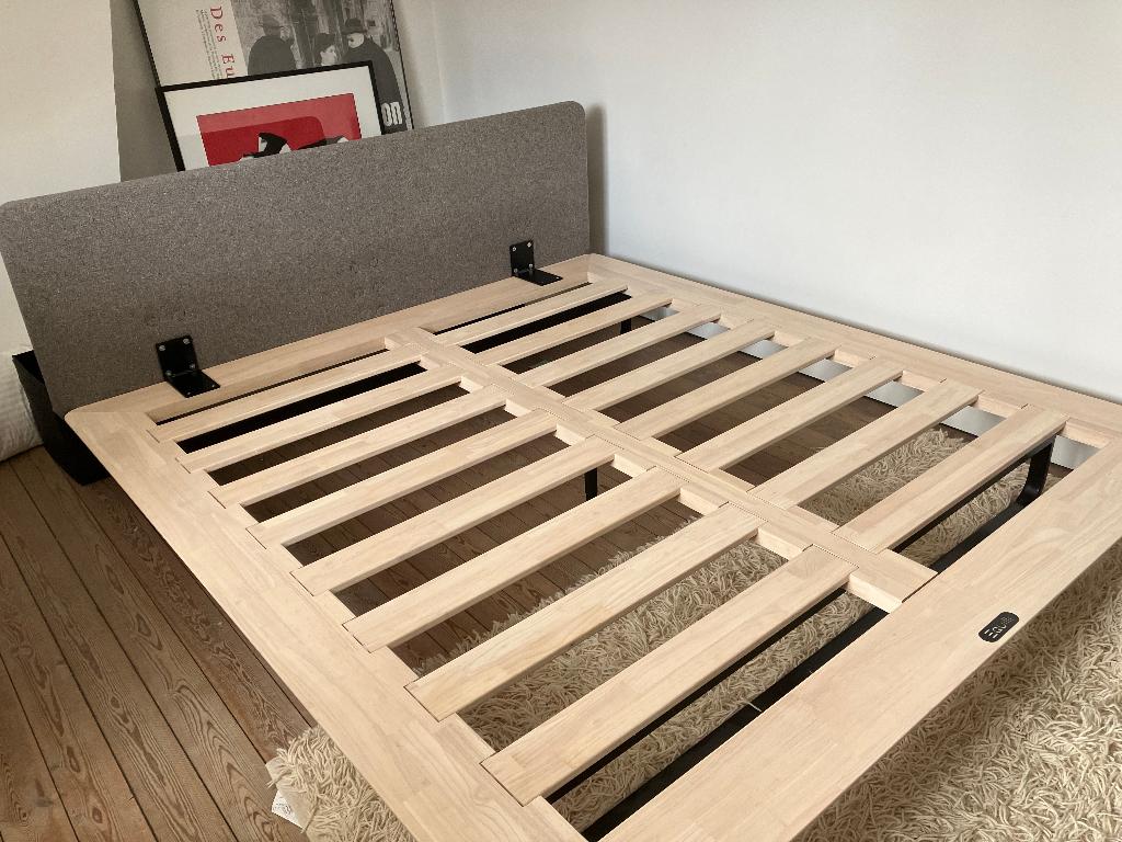 Equilli bed voor matras 180x200 in perfecte staat., Huis en Inrichting, Ophalen, Bruin, Tweepersoons, Zo goed als nieuw