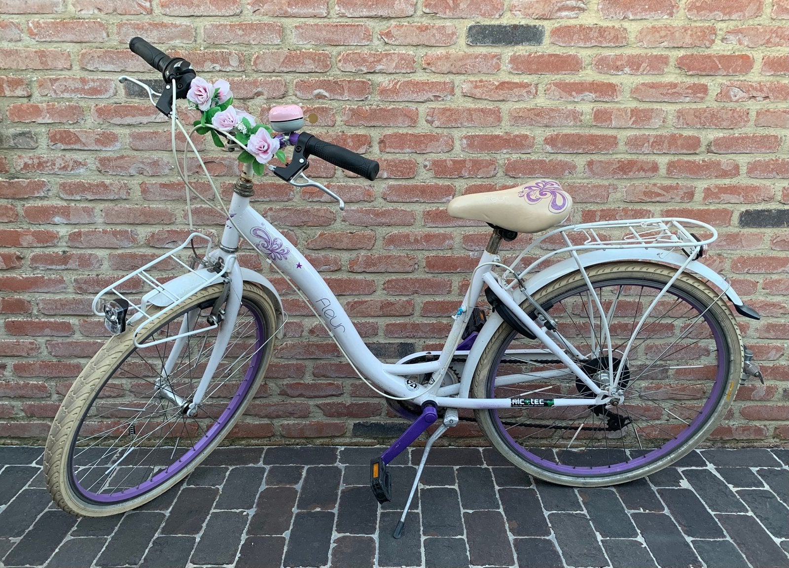 Meisjesfiets 26 inch, Velgrem, Zo goed als nieuw, Handrem, Ophalen