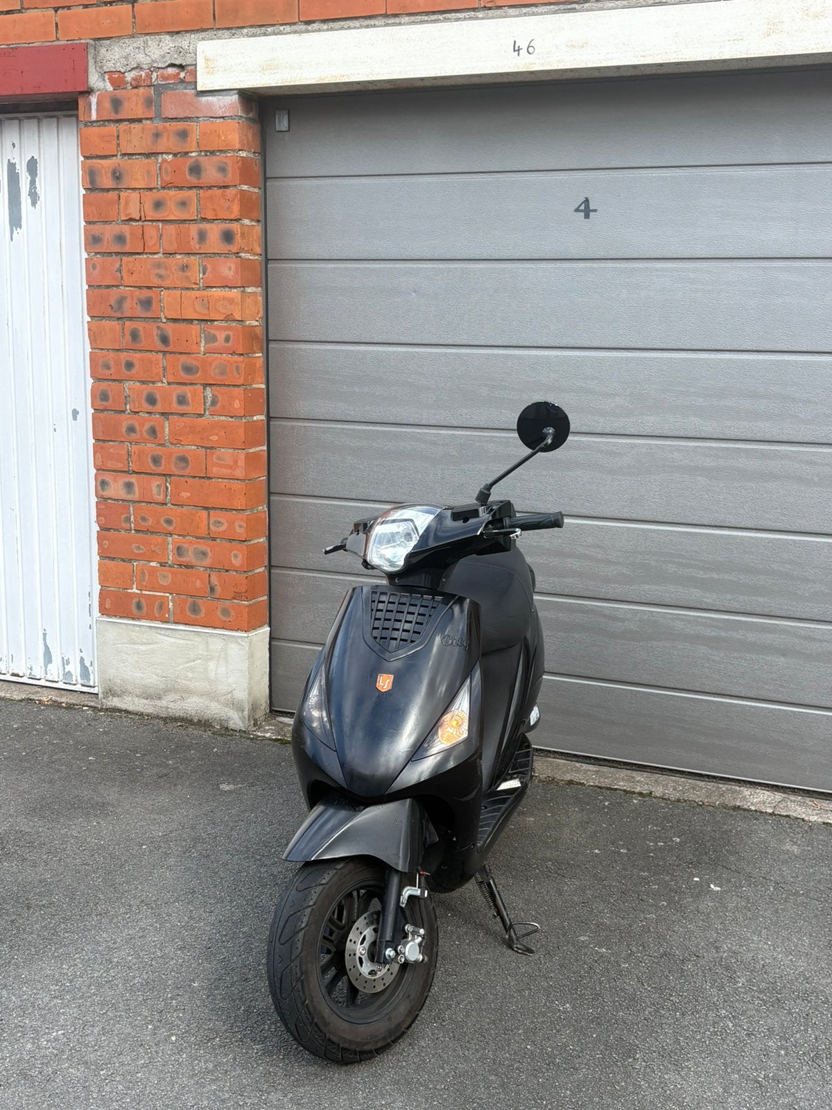 La souris city a klase, Fietsen en Brommers, Ophalen, Zo goed als nieuw