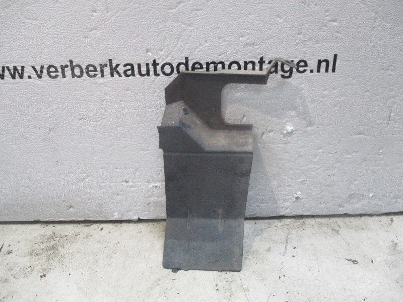 RADIATEURKAP RECHTS Volvo 940 II (01-1990/10-1998) (1358537), Gebruikt, Info@volvocars.com, Rechts, Volvo