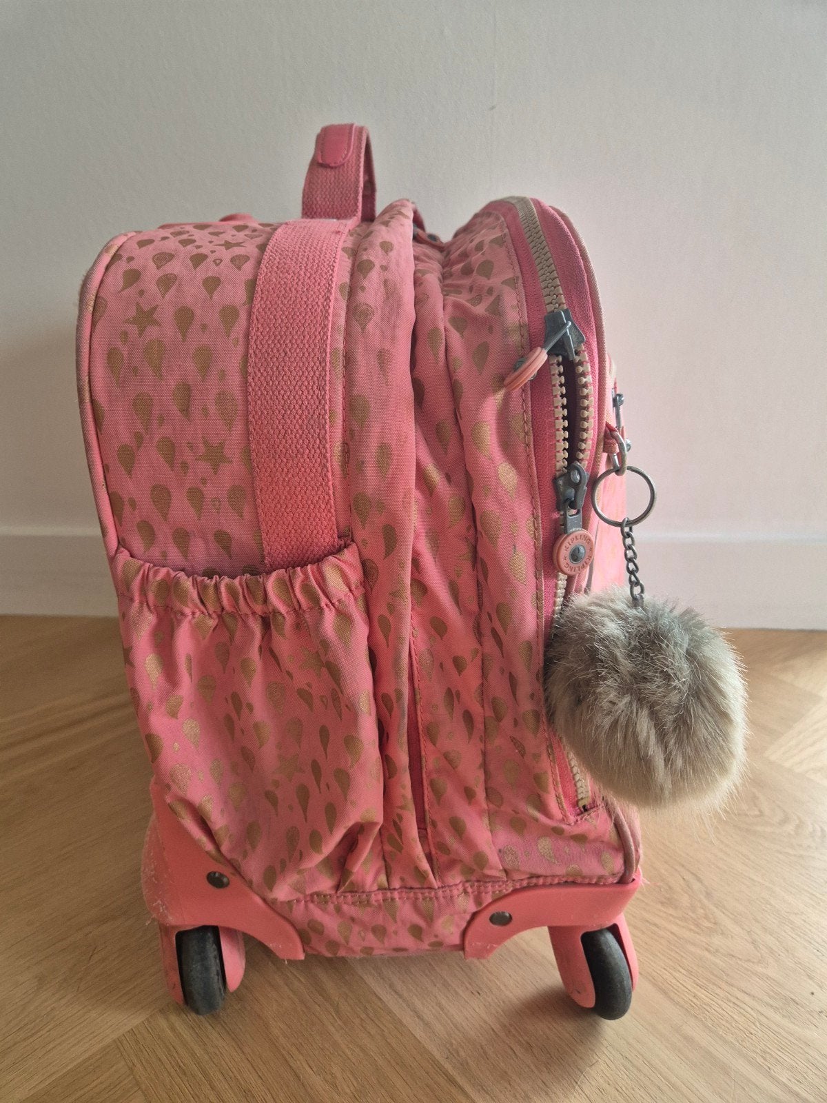 Trolley Kipling, Enlèvement, Rose