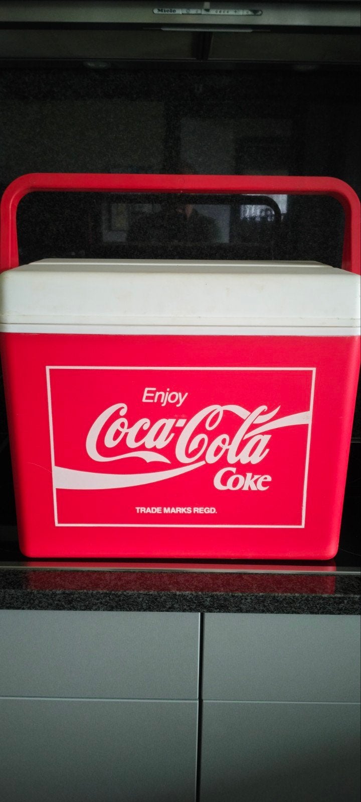 Coca cola koelbox, Ophalen, Koelbox