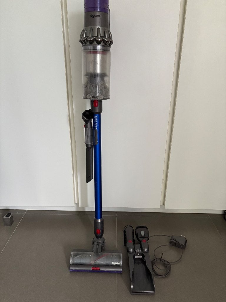 Dyson steelstofzuiger V11 (SV 17), Elektronische apparatuur, Stofzuigers, Ophalen, Dyson, Niet werkend, Geschikt voor tapijt