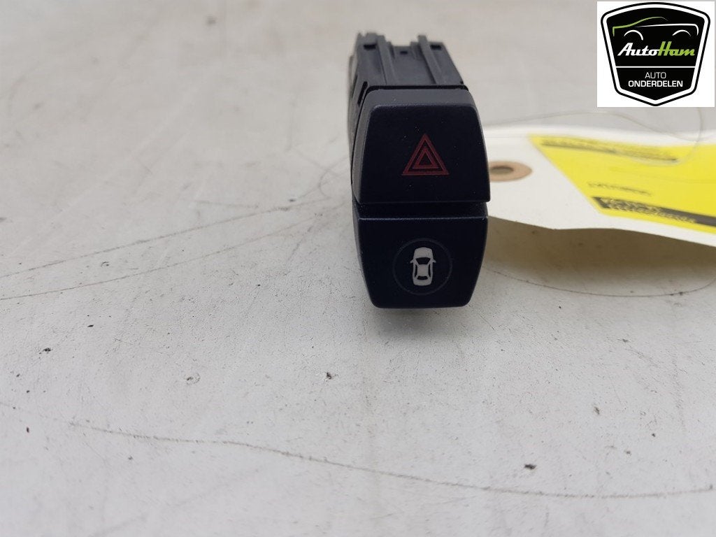 ALARMLICHTEN SCHAKELAAR BMW X5 (F15) (01-2013/07-2018), Gebruikt, BMW, Petuelring 130
80809  München, DE, Bayerische Motoren Werke AG