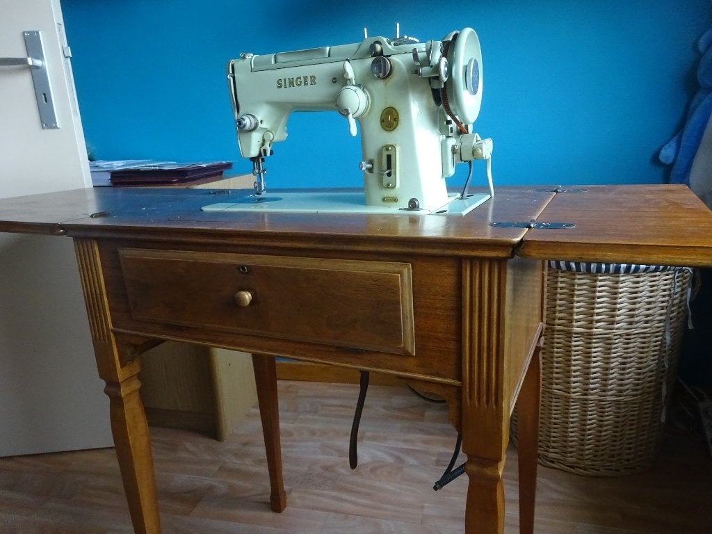SINGER 319 k vintage naaimachine. Past in een tafel, Hobby en Vrije tijd, Naaimachines en Toebehoren, Gebruikt, Naaimachine, Singer