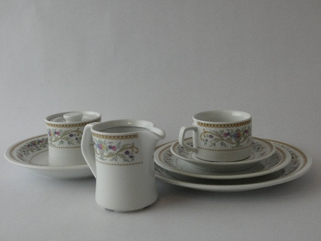 Vaisselle Seltmann Weiden Bavaria avec bordure fleurie, Enlèvement