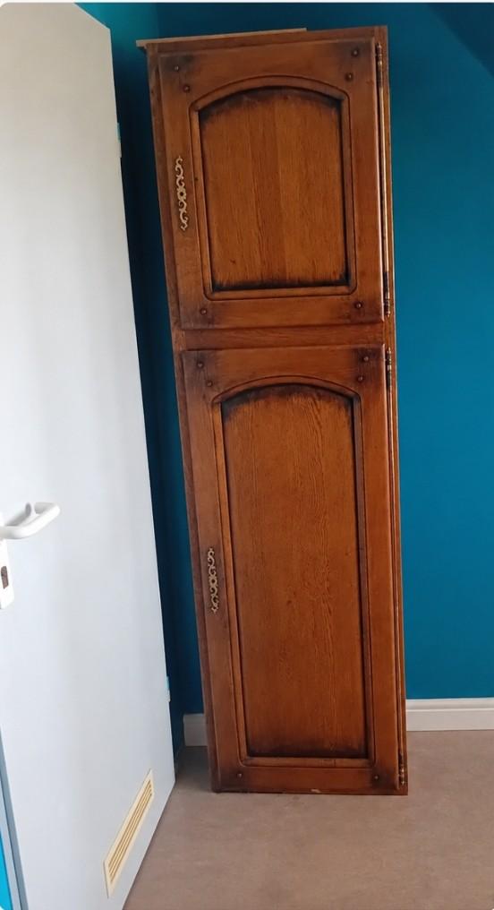 Stevige houten kast met klassieke uitstraling te koop.
Massi, Ophalen, Hout