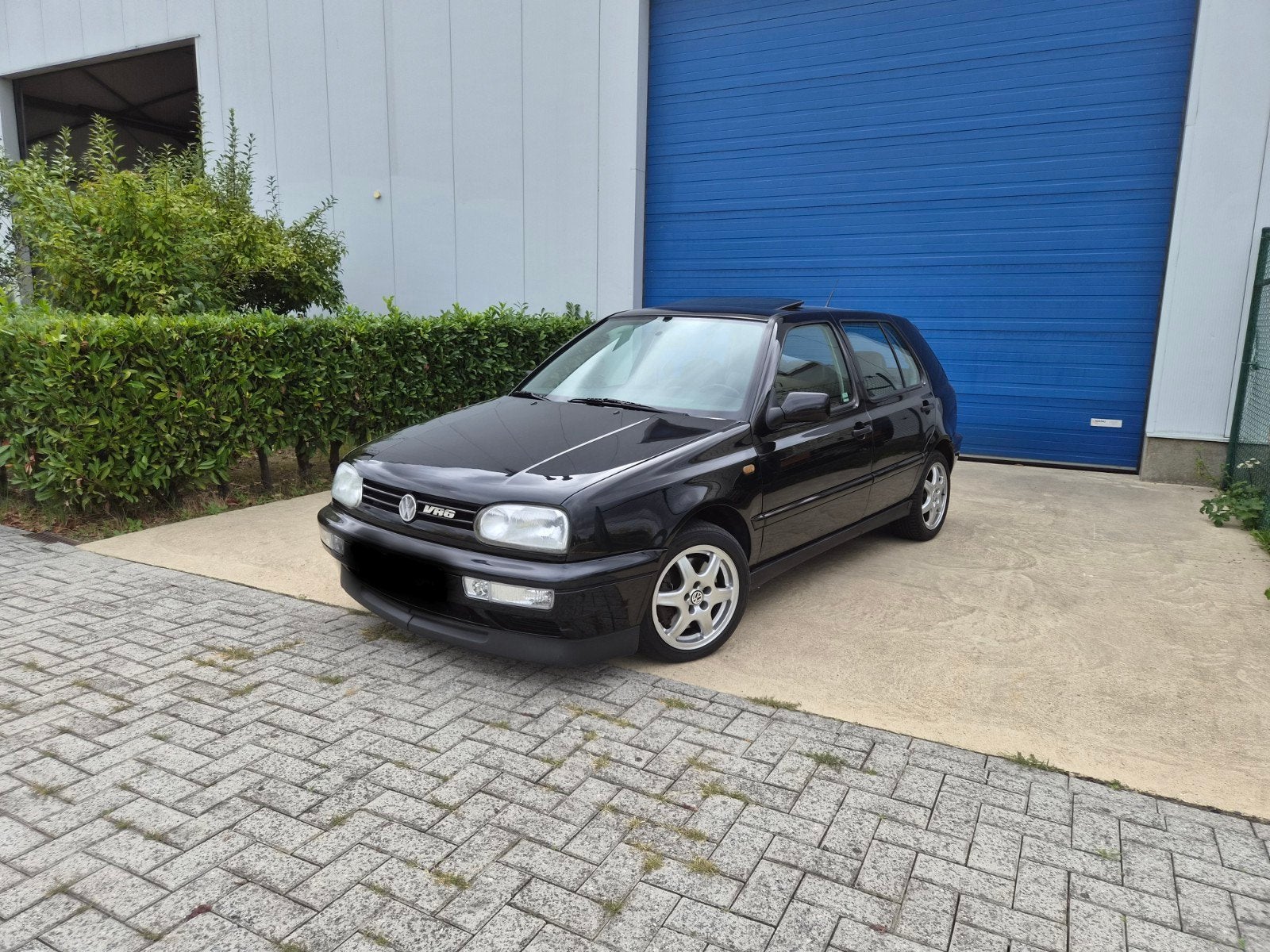 Golf VR6 2.9 Syncro 190 pk ZWART volledige optie!!!, Auto's, Euro 2, 4 deurs, Zwart, Zwart