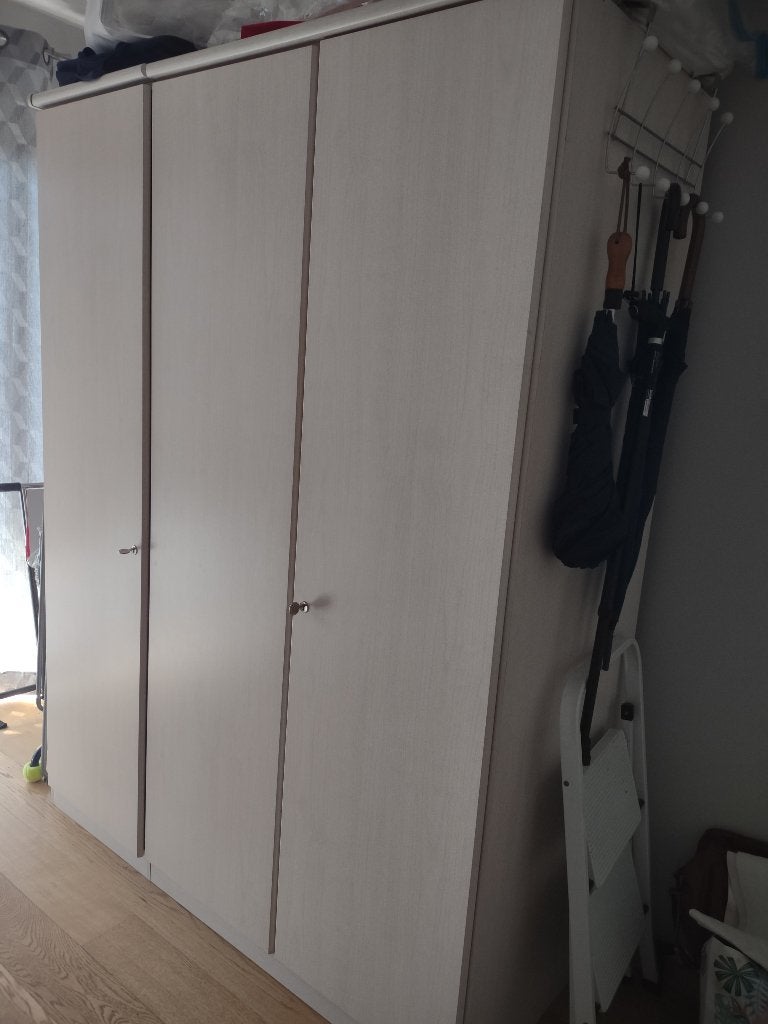 Armoire 3 portes 70 €!, Enlèvement