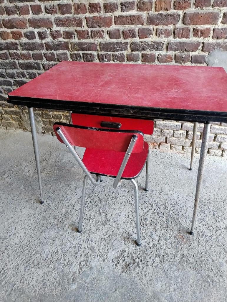 Vintage uitschuifbare rode tafel met 1 stoel, Ophalen, Overige materialen, Gebruikt, 100 tot 150 cm