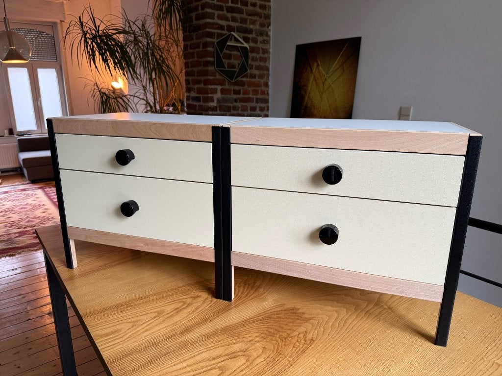 2 tables de nuit / meubles bas Kewlox – Design belge –, Maison & Meubles, Comme neuf, Enlèvement, Bois, 45 à 65 cm
