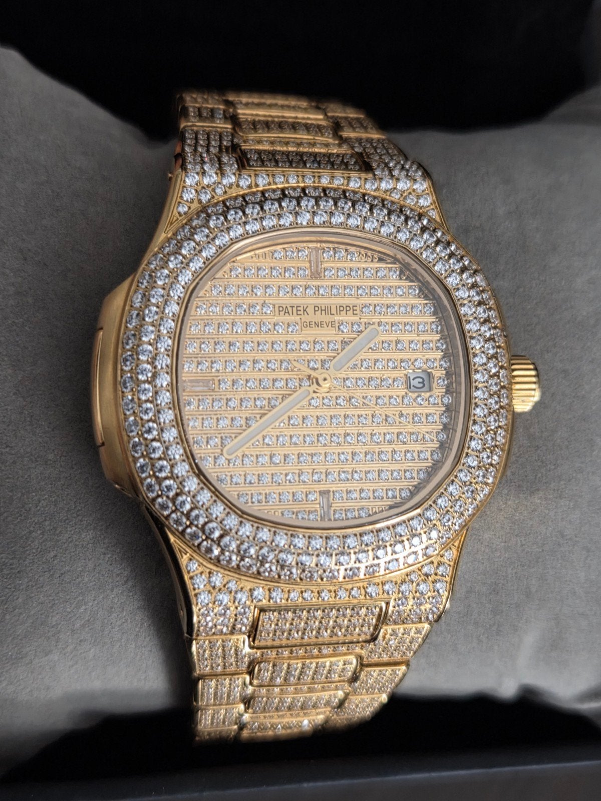 Patek philippe herenhorloge, Ophalen