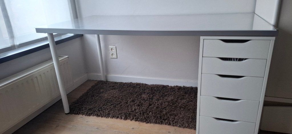bureau, Ophalen, 150 cm, Kinderbureau, Zo goed als nieuw