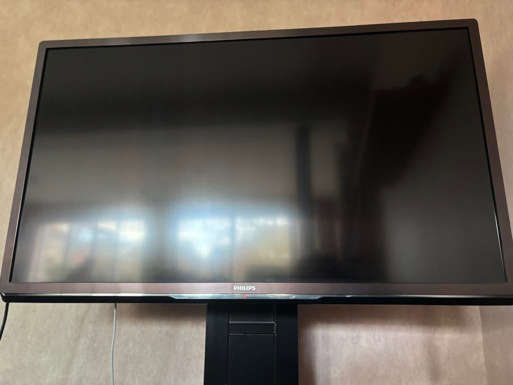 Philips 4000 Smart TV  40’inch (+ TV Meubel), Ophalen of Verzenden, Zo goed als nieuw, Glas