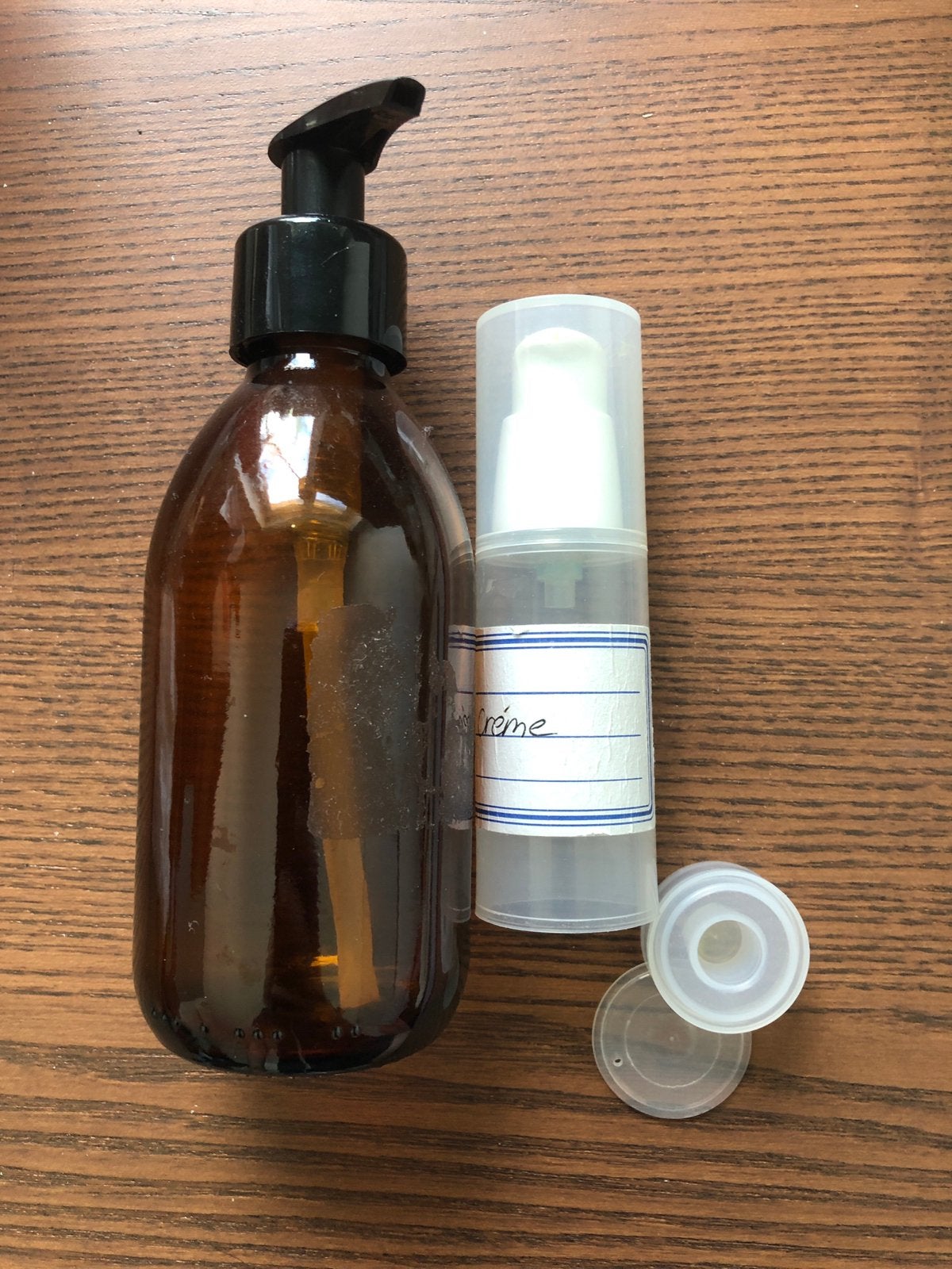 Glazen pot met pomp en plastiek potje - gratis, Ophalen, Gebruikt