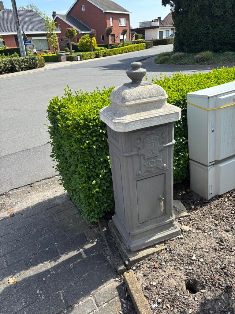 Brievenbus, Ophalen, Gebruikt, Hardsteen, Staande brievenbus