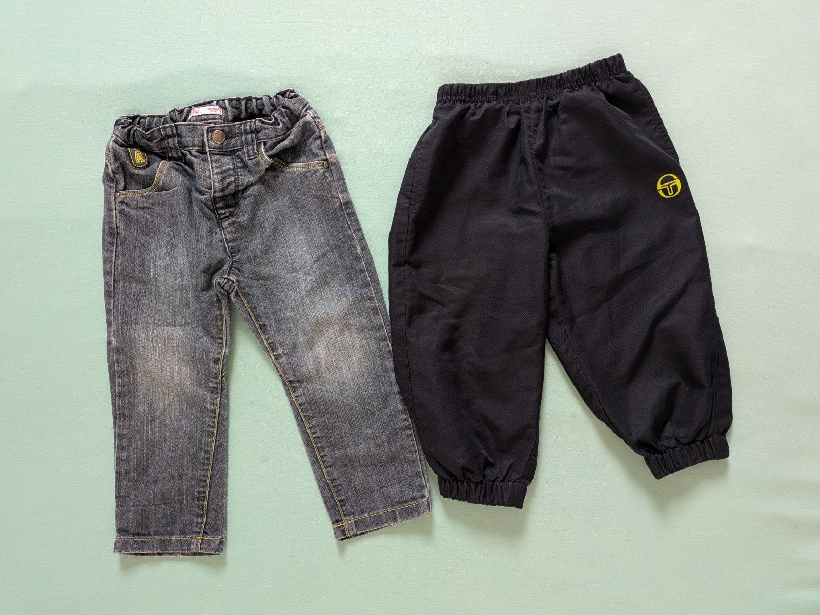 2 pantalons 18 mois, Kinderen en Baby's, Babykleding | Maat 86, Ophalen of Verzenden, Broekje