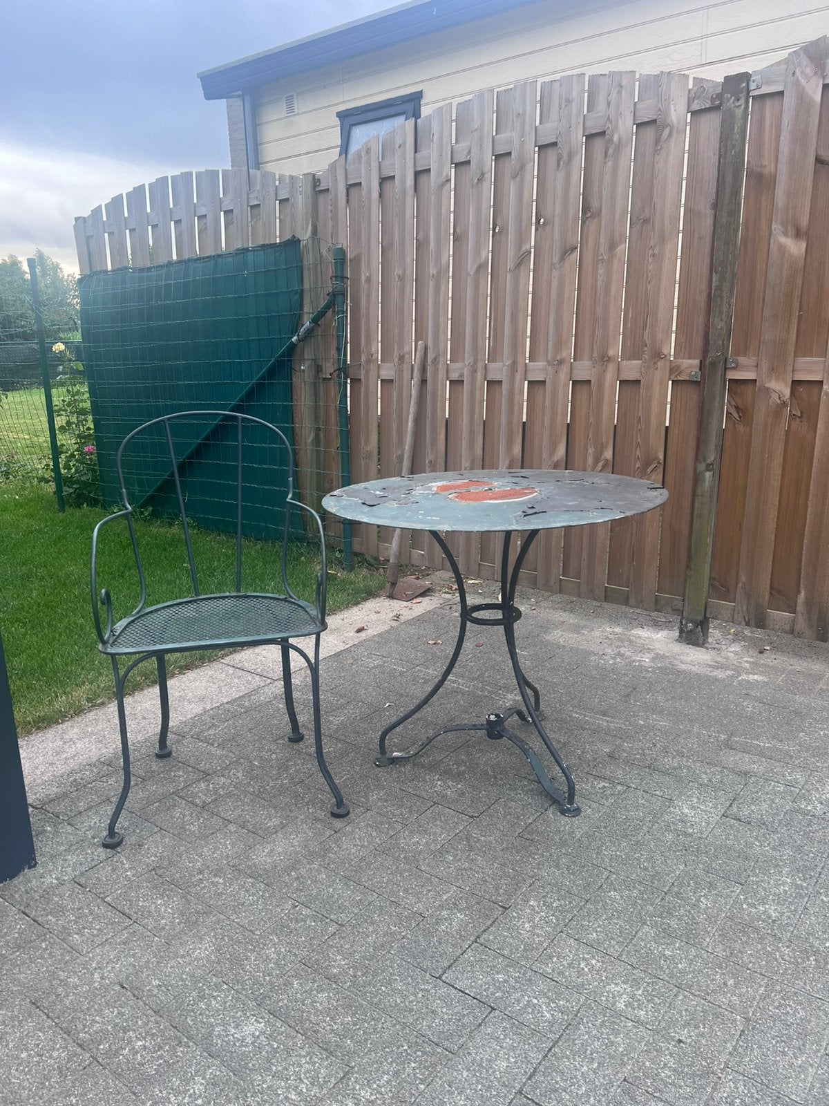 Gietijzeren tafeltje en stoel, Tuin en Terras, Ophalen, Gebruikt