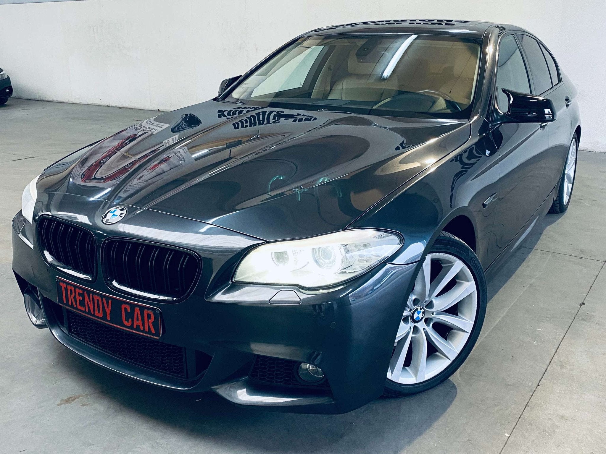 BMW 5 Serie 520 iAS PROBLèME MOTEUR/MARCHAND-HANDELAAR, Autos, BMW, Cuir, Entreprise, https://public.car-pass.be/vhr/ed5aa8c4-44a2-44da-a433-65ed8c4c86b7