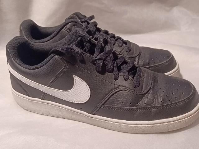 Sneakers - gebruikt - heel goede staat 45, Kleding | Heren, Schoenen, Ophalen, Overige kleuren, Nike - Adidas - Converse, Sneakers
