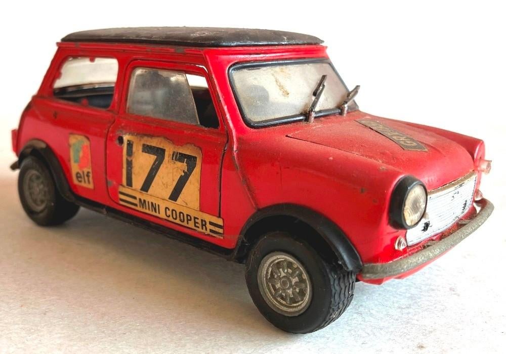 Mini Cooper rood Politoys 582., Hobby & Loisirs créatifs, Voitures miniatures | 1:24, Enlèvement ou Envoi, Utilisé, Voiture, Autres marques