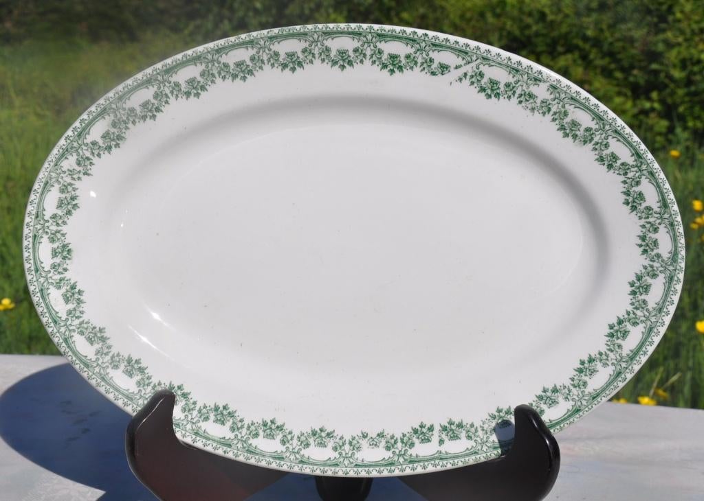 plat oval faïence Boch décor Carlotta, Enlèvement ou Envoi