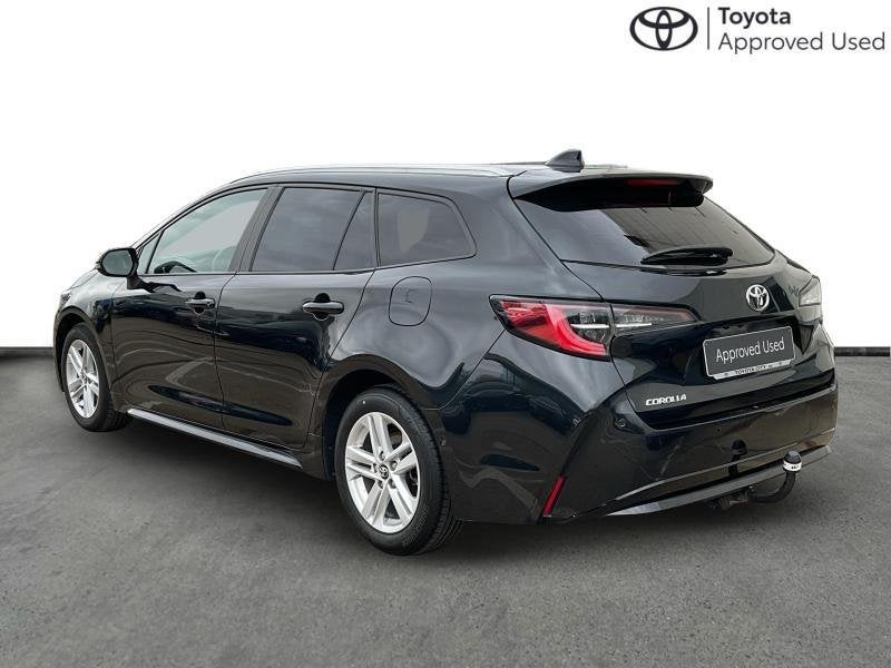 Toyota Corolla TS Dynamic | leather | carplay | tow bar, Auto's, Toyota, 121 g/km, 116 pk, Corolla, Zwart