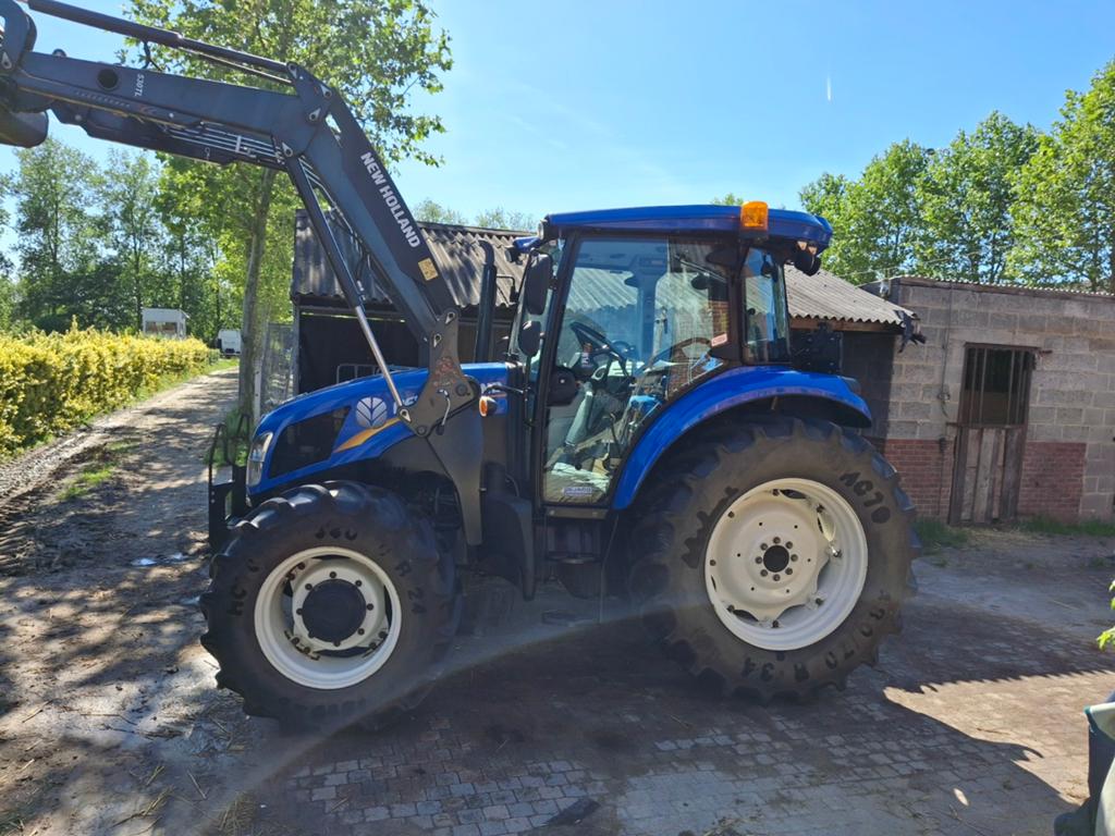 Magnifique jeune New Holland Traktor., Jusqu'à 2500, 80 à 120 ch, Enlèvement, Utilisé