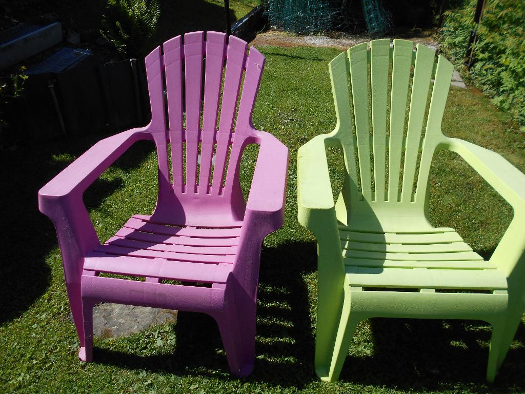 2 fauteuil basse en plastiques dure de jardin, Enlèvement, Comme neuf, Plastique, Empilable