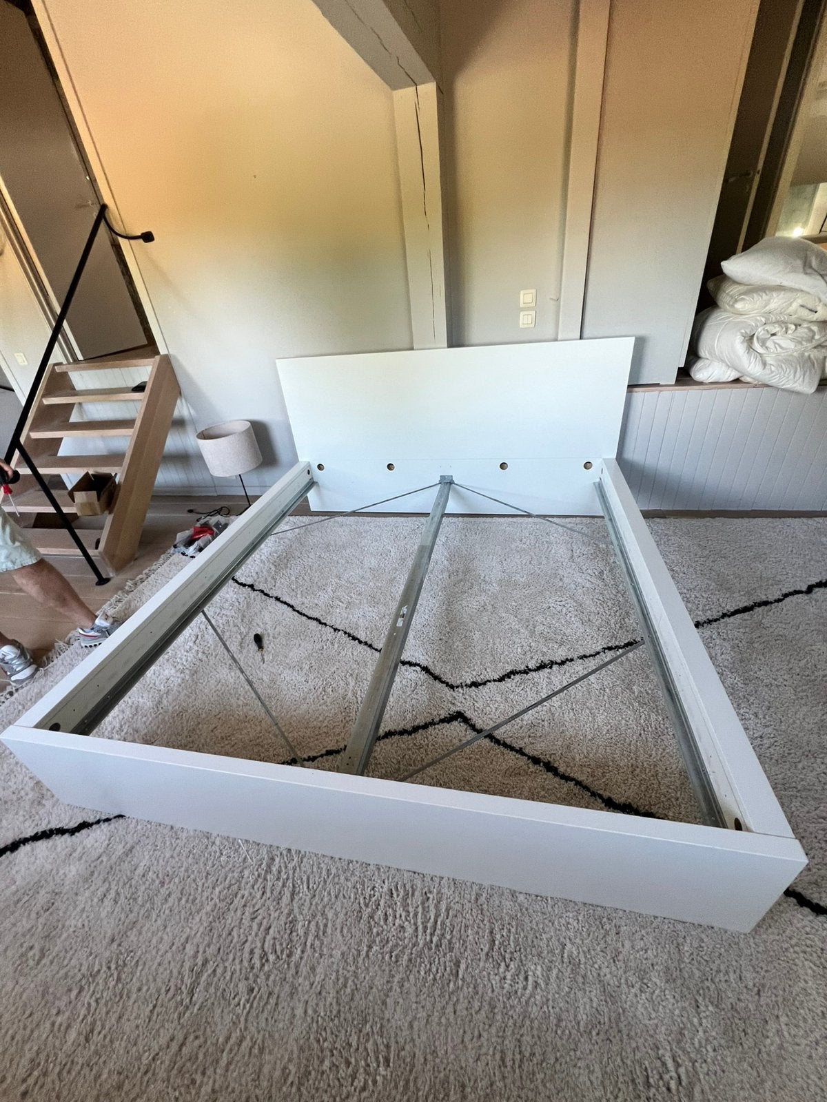 Cadre de lit malm 180, Maison & Meubles, Chambre à coucher | Lits, Enlèvement, Utilisé, Blanc, 180 cm