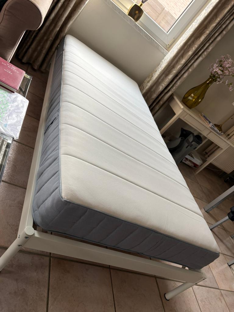 1 p bedframe + matras + lattenbodem (IKEA), Enlèvement, Comme neuf, Matelas